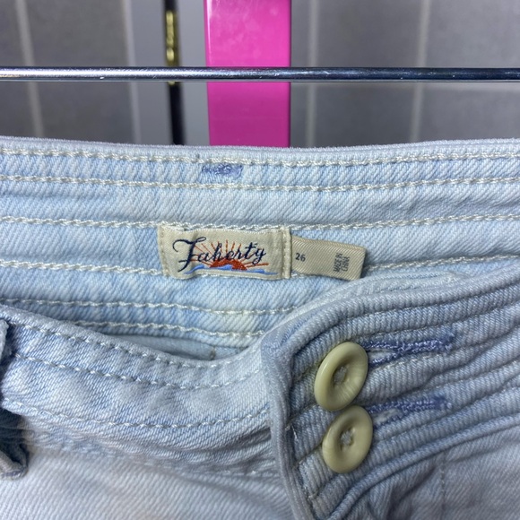 Faherty Light Wash womans cropped Relaxed Jeans - Picture 3 of 6